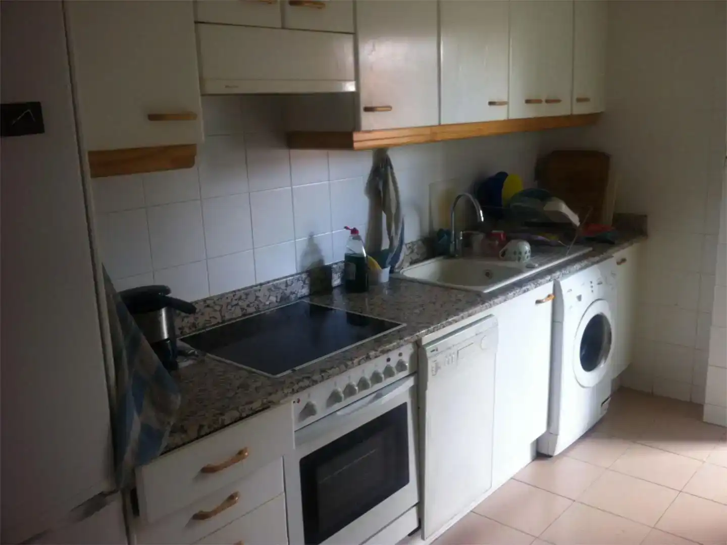 Cuina de Pis per a compartir en Torrejón de Ardoz amb Parquet i Moblat