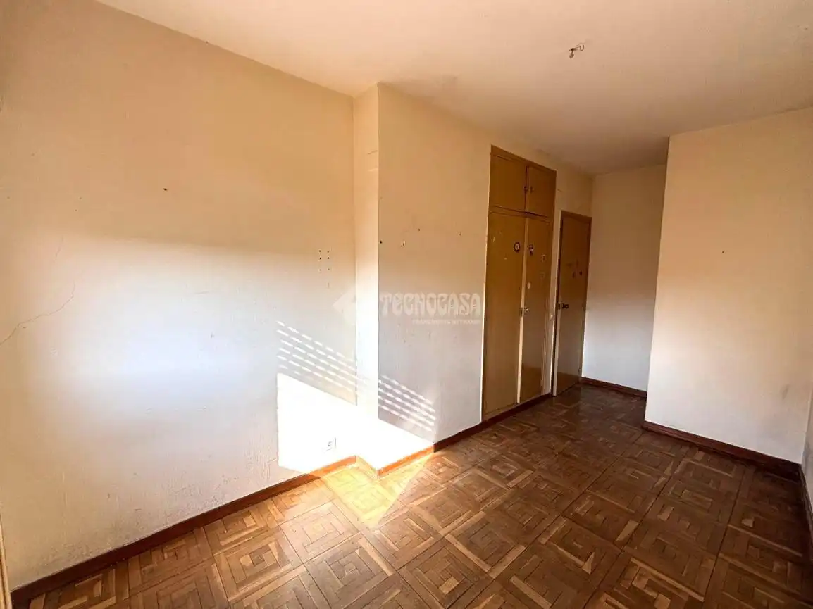 Bedroom of Flat for sale in Medina del Campo  with Terrace and Balcony