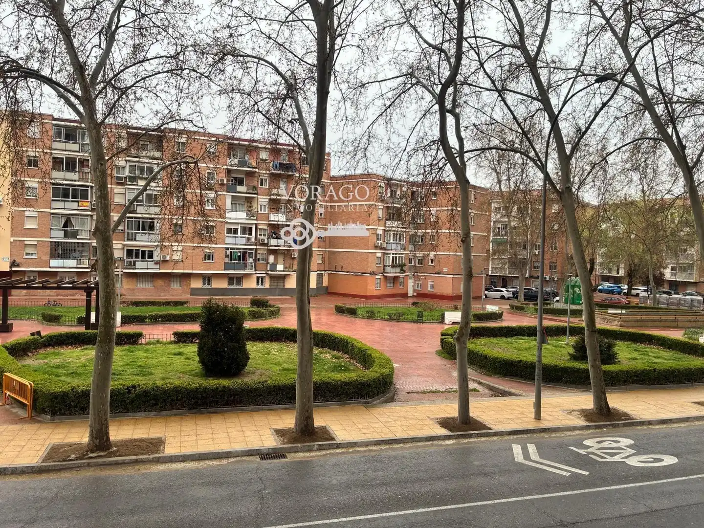 Vista exterior de Piso en venta en Alcalá de Henares