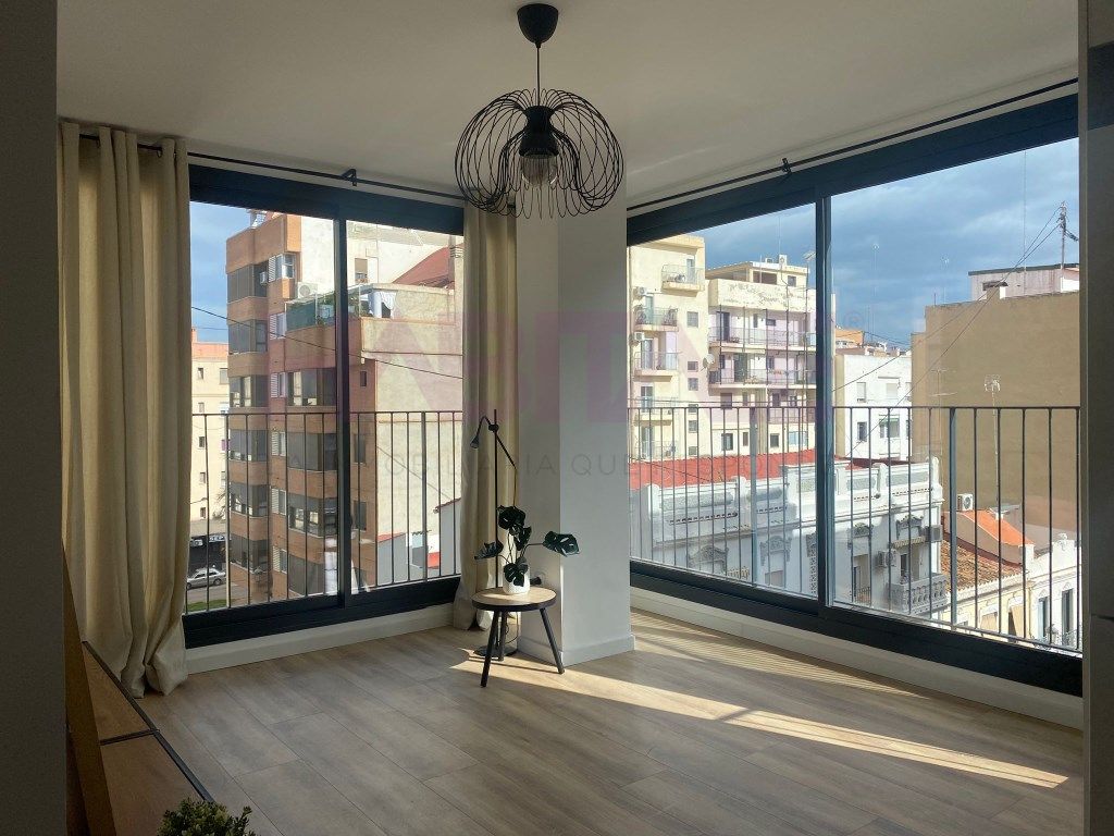 Living room of Flat to rent in  Valencia Capital  with Air Conditioner, Furnished and Oven