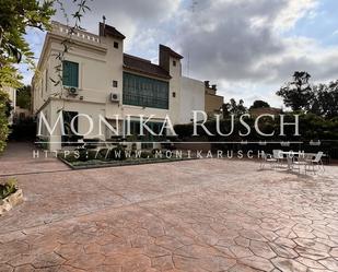 Vista exterior de Casa o xalet de lloguer en  Barcelona Capital amb Aire condicionat, Terrassa i Balcó