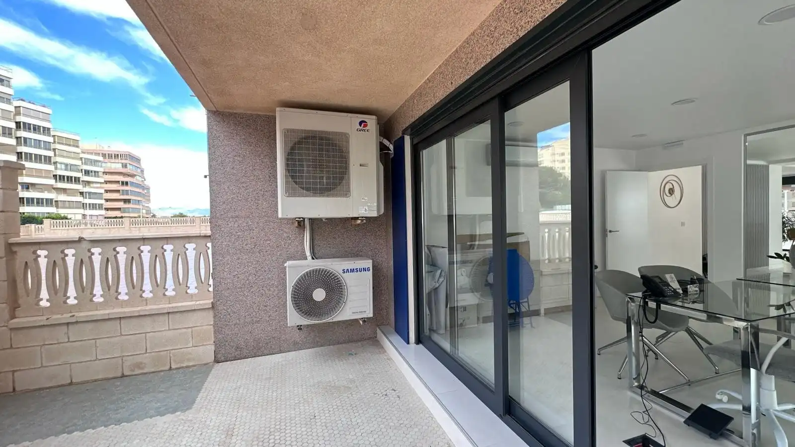 Terraza de Local en venta en Elche / Elx con Aire acondicionado