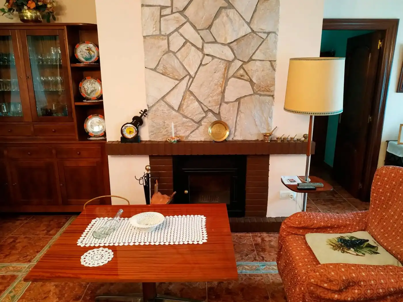 Sala d'estar de Casa o xalet en venda en Castellanos de Villiquera amb Calefacció, Terrassa i Traster