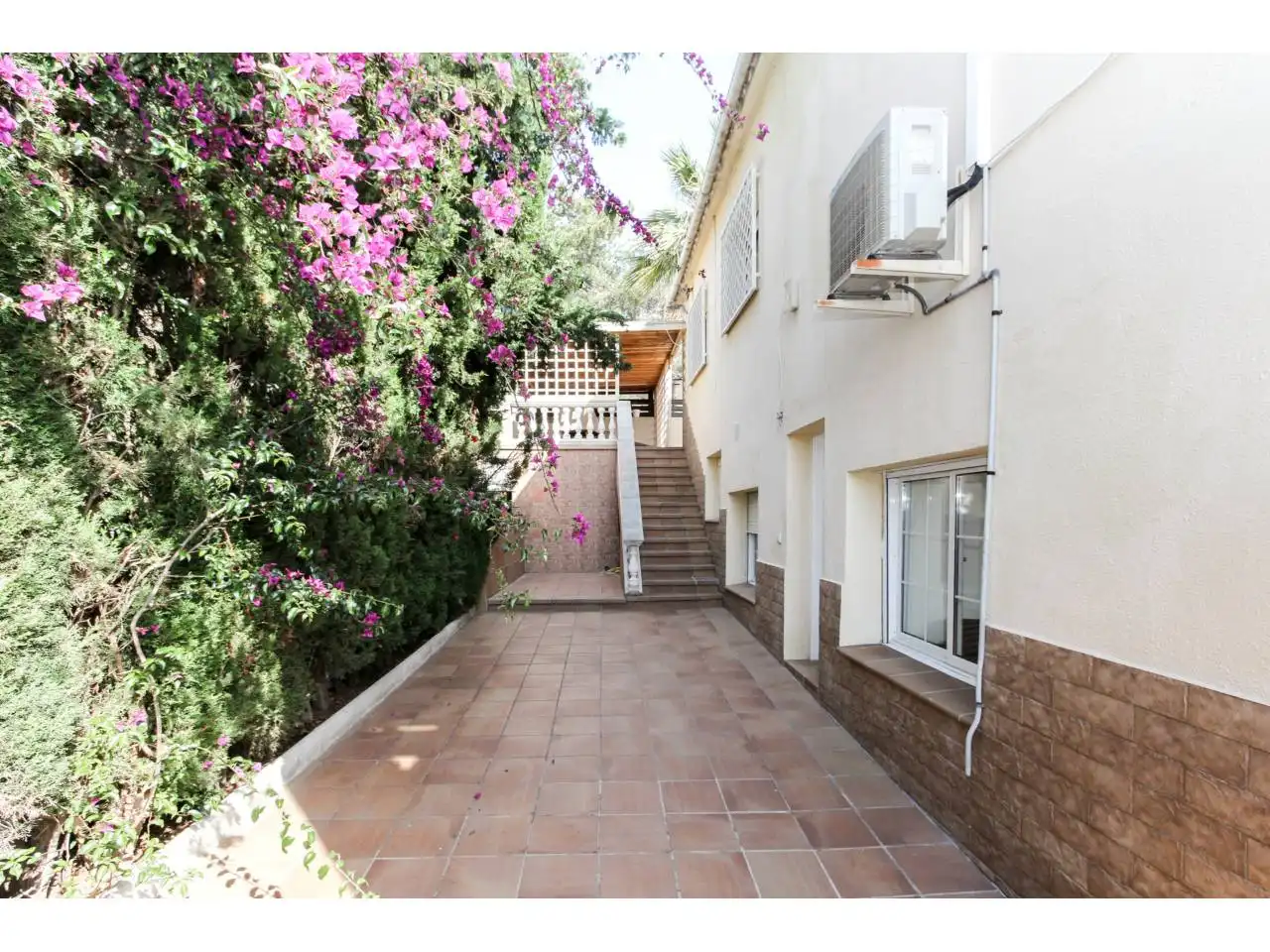 Vista exterior de Casa o xalet en venda en Lloret de Mar amb Aire condicionat, Calefacció i Jardí privat