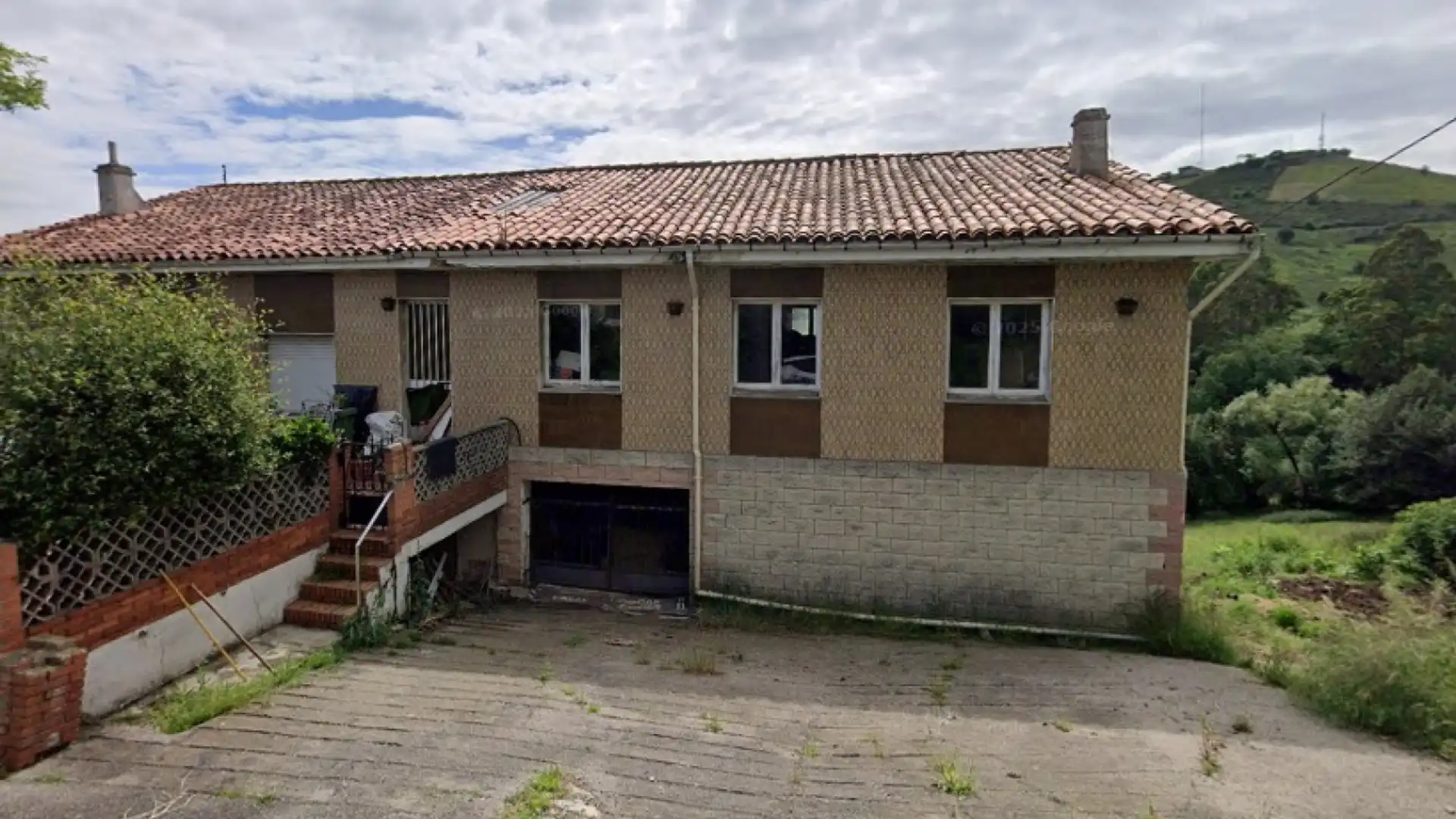 Vista exterior de Casa adosada en venta en Oviedo 