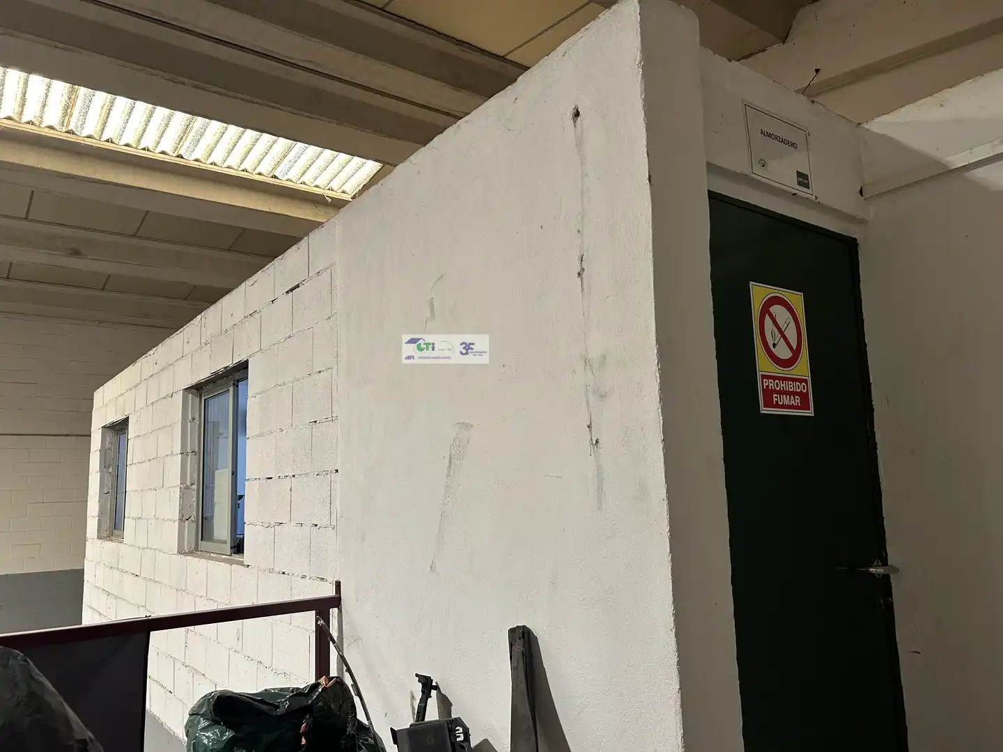 Parkplatz von Fabrikhallen zum Verkauf in María de Huerva