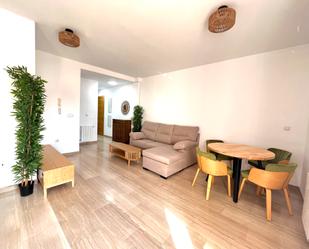 Sala d'estar de Àtic de lloguer en Las Gabias amb Calefacció, Terrassa i Moblat