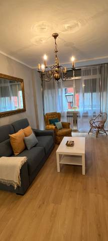 Piso en Alquiler en Calle Teodosio en San Lorenzo