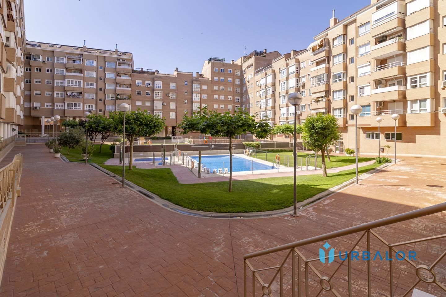 Swimming pool of Duplex for sale in Alcorcón  with Air Conditioner, Heating and Terrace