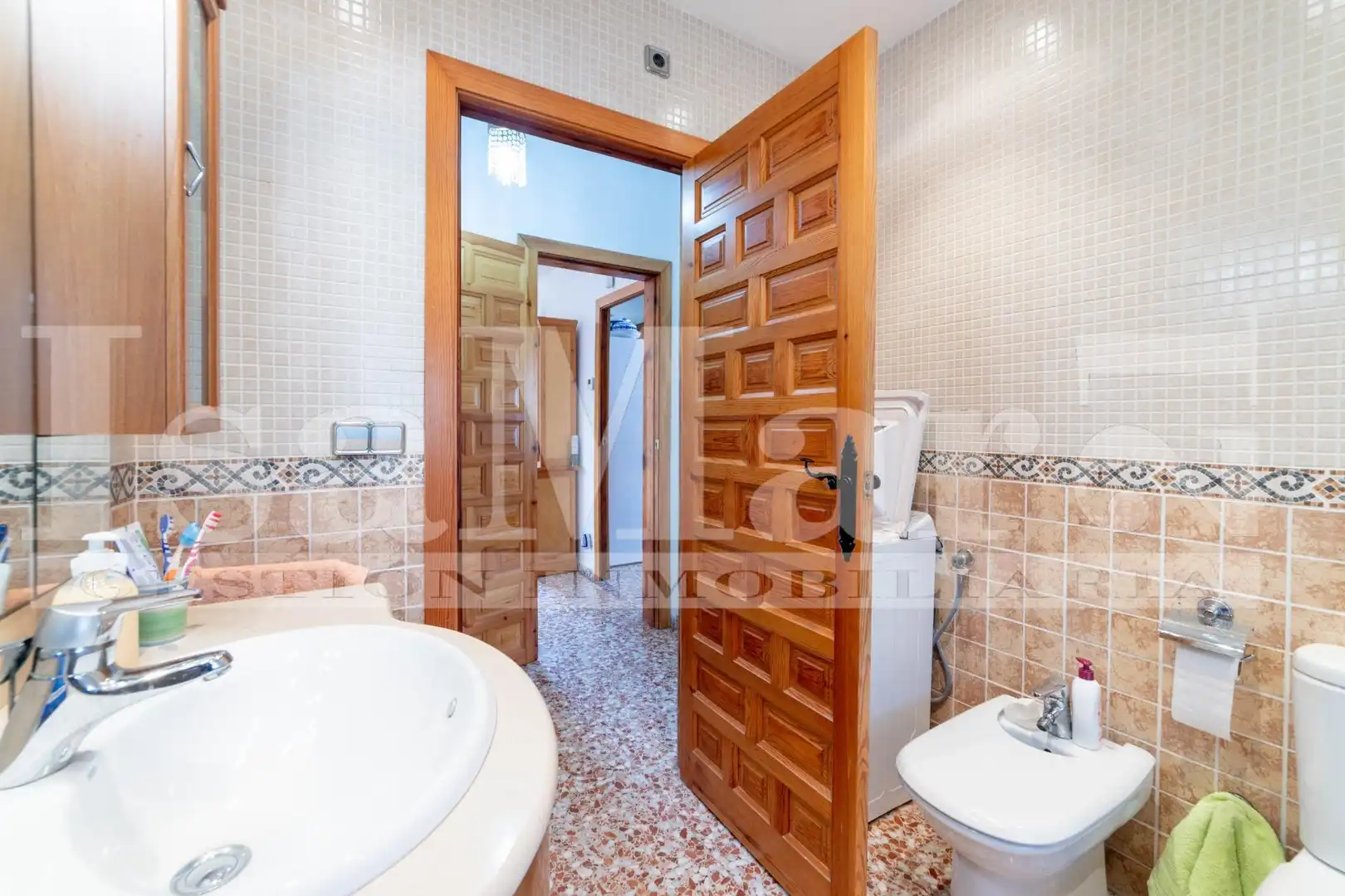 Bany de Casa o xalet en venda en Bellvei amb Jardí privat, Terrassa i Piscina
