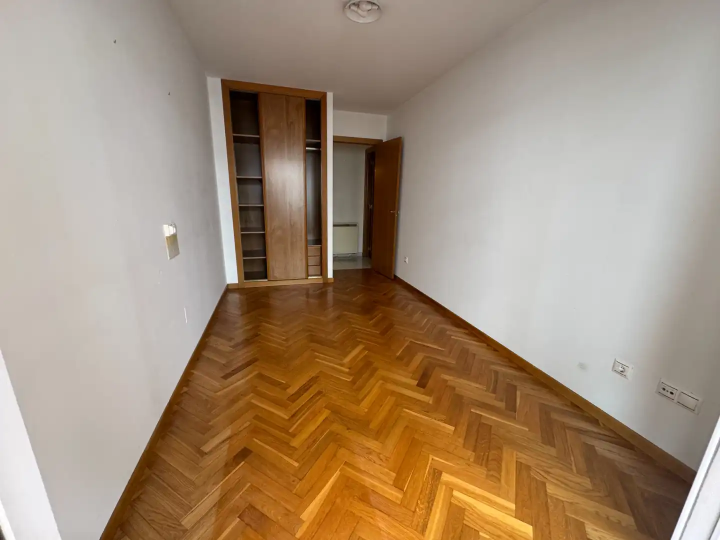 Dormitori de Pis en venda en Noia amb Calefacció, Parquet i Moblat