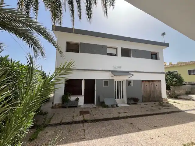 Vista exterior de Edifici en venda en Calpe / Calp