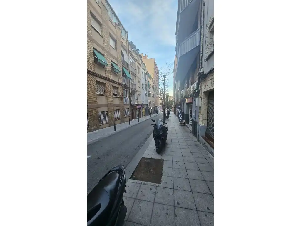 Vista exterior de Àtic en venda en Santa Coloma de Gramenet