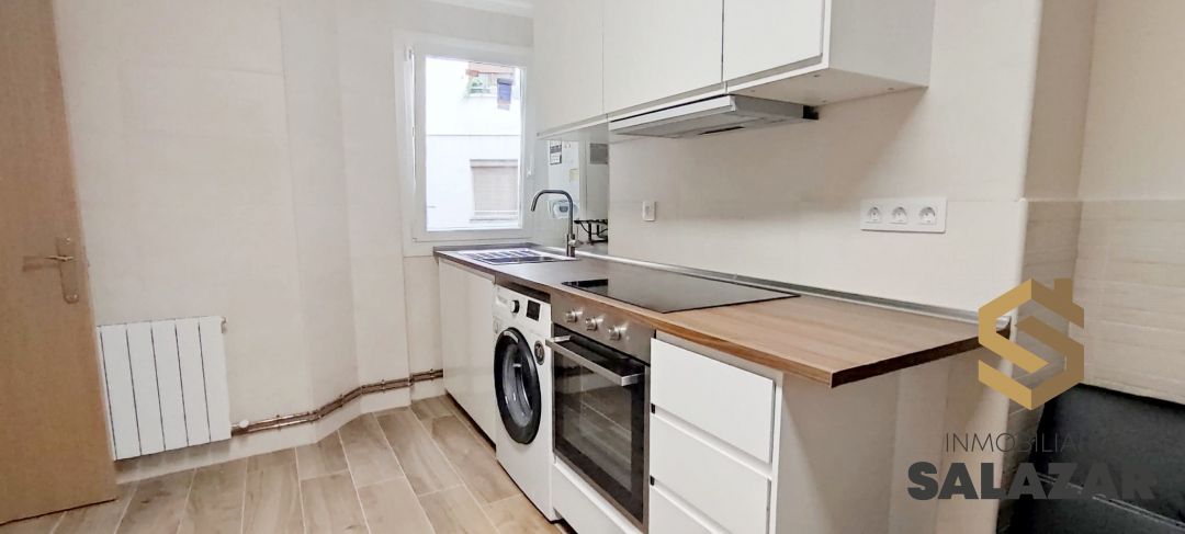 Flat for sale in Camilo Villabaso Kalea, Rekalde Centro