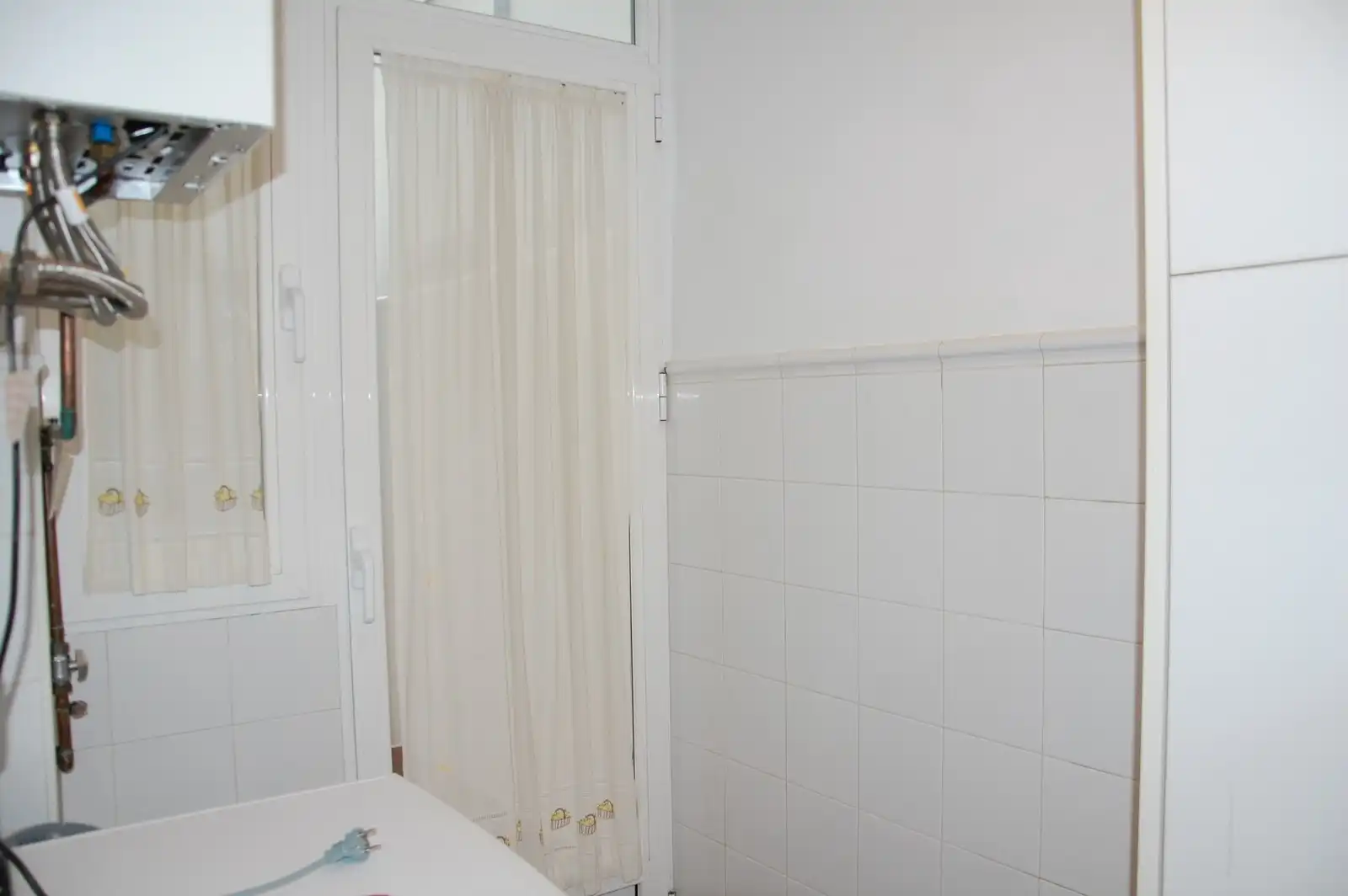 Bathroom of Flat for rent in Granada  with Heating, Terrace and Furnished