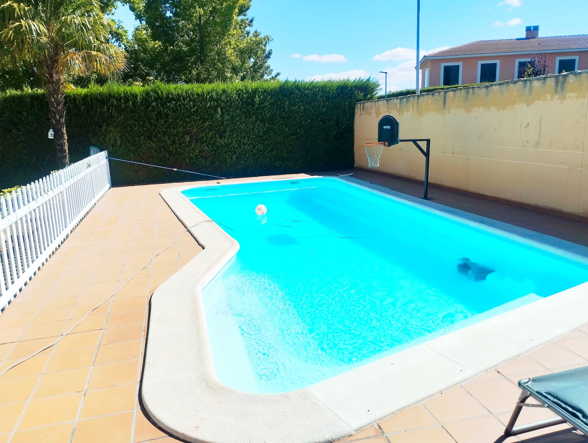 Swimming pool of House or chalet for sale in Santa Marta de Tormes  with Air Conditioner, Heating and Private garden