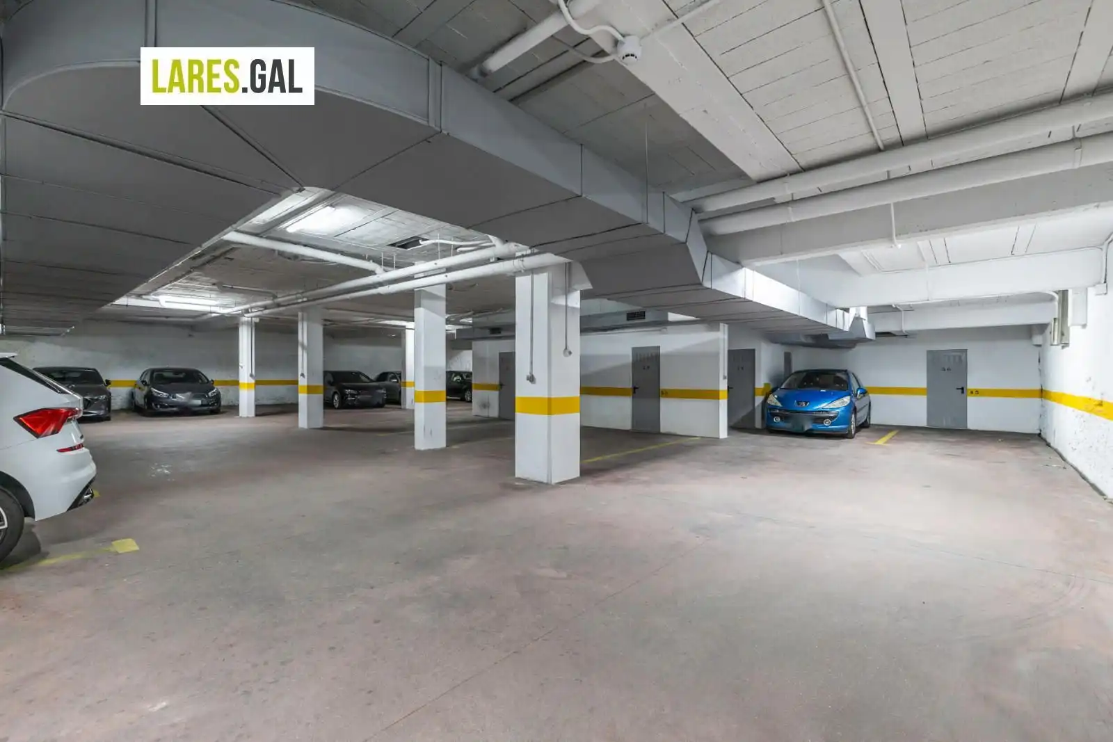 Parking de Piso en venta en Cangas  con Trastero