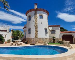 Vista exterior de Casa o xalet de lloguer en Mont-roig del Camp amb Aire condicionat, Terrassa i Piscina