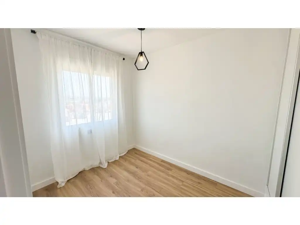 Dormitori de Casa o xalet en venda en Orihuela amb Aire condicionat, Jardí privat i Terrassa