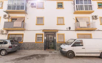 Exterior view of Flat for sale in  Granada Capital  with Balcony