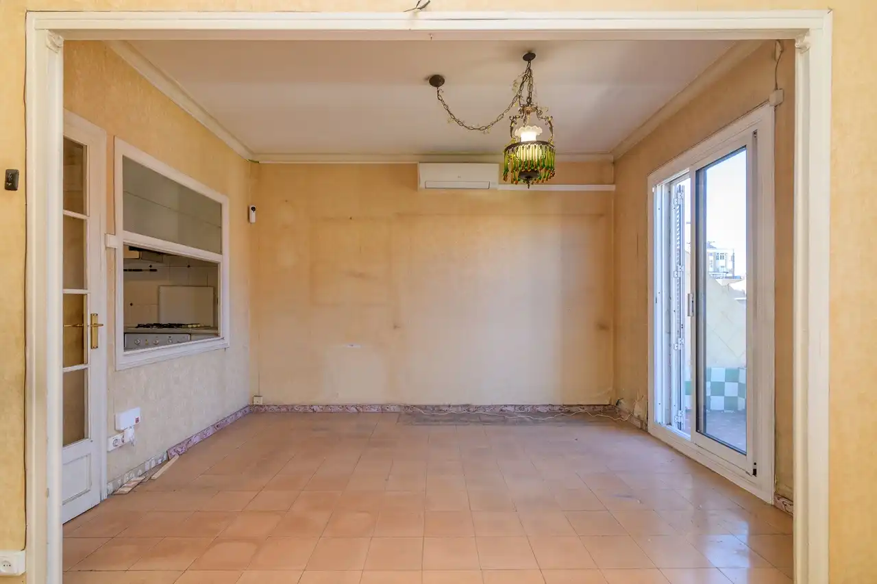 Comedor de Piso en venta en Barcelona con Aire acondicionado, Calefacción y Balcón