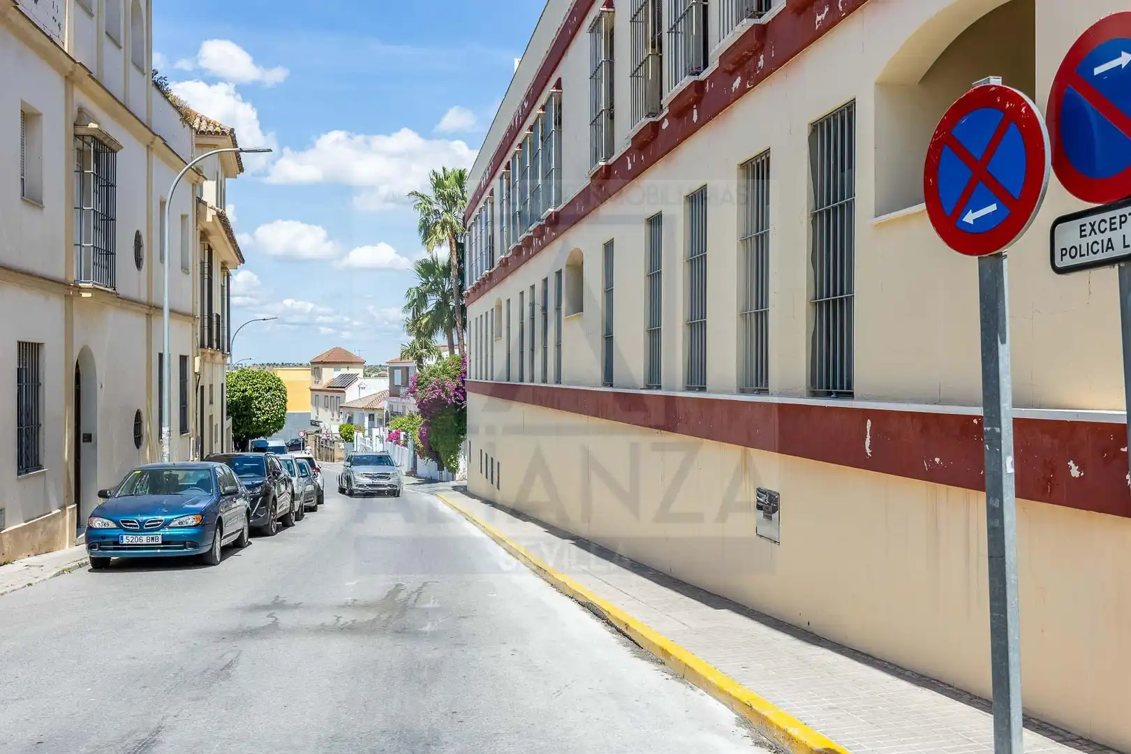 Außenansicht von Maisonette zum Verkauf in Gines mit Klimaanlage, Terrasse und Abstellraum