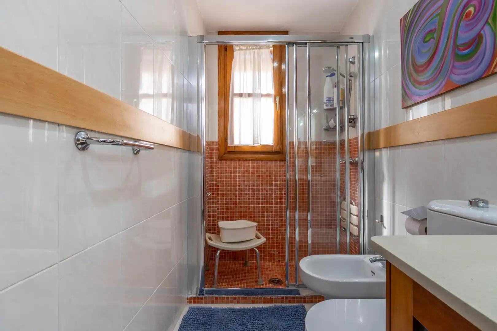 Bathroom of Flat for sale in Granada  with Heating and Furnished