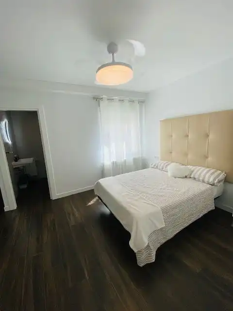 Habitación de Piso de alquiler en Albacete con Aire acondicionado, Calefacción y Amueblado
