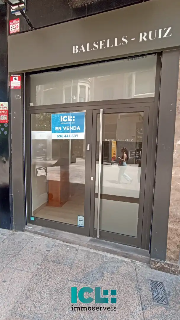Local comercial en venda a Carrer de Pi i Margall, imagen 2