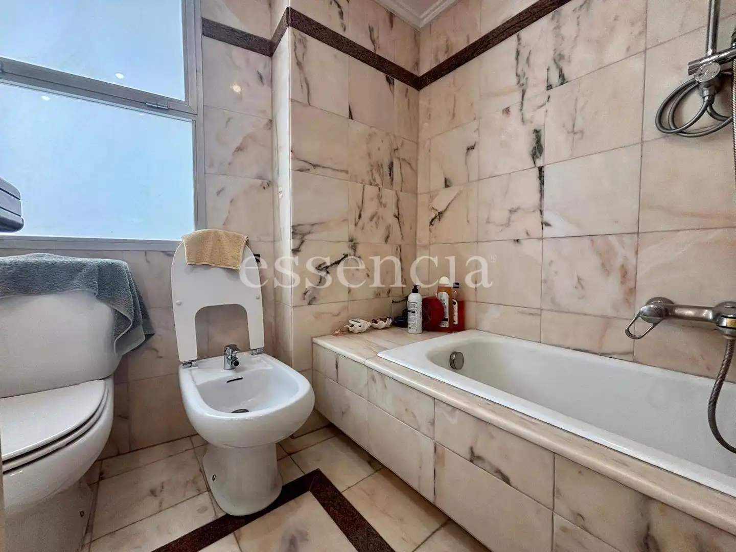 Bathroom of Flat for sale in Gandia  with Air Conditioner, Terrace and Balcony