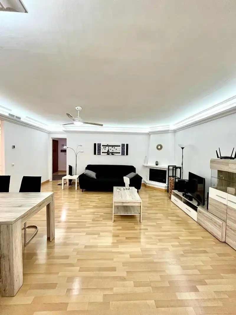 Planta baja de alquiler en Las Brisas