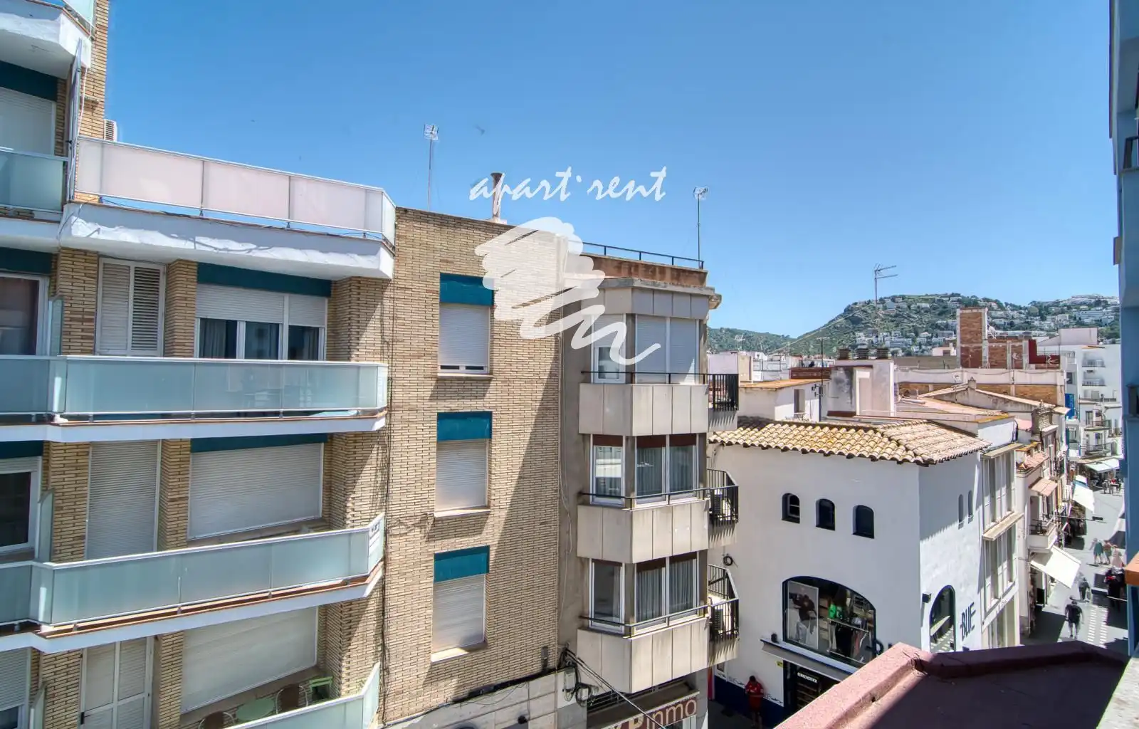 Vista exterior de Pis en venda en Roses amb Calefacció, Terrassa i Traster