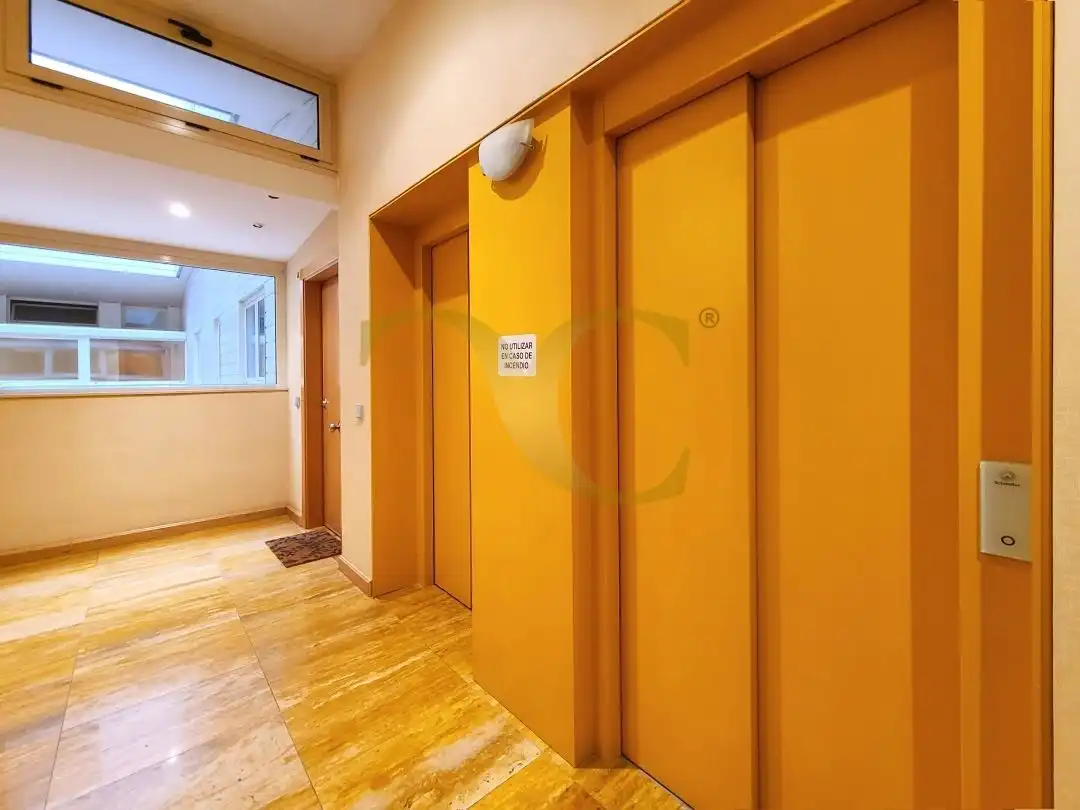 Apartament en venda en Gijón  amb Calefacció, Moblat i Balcó