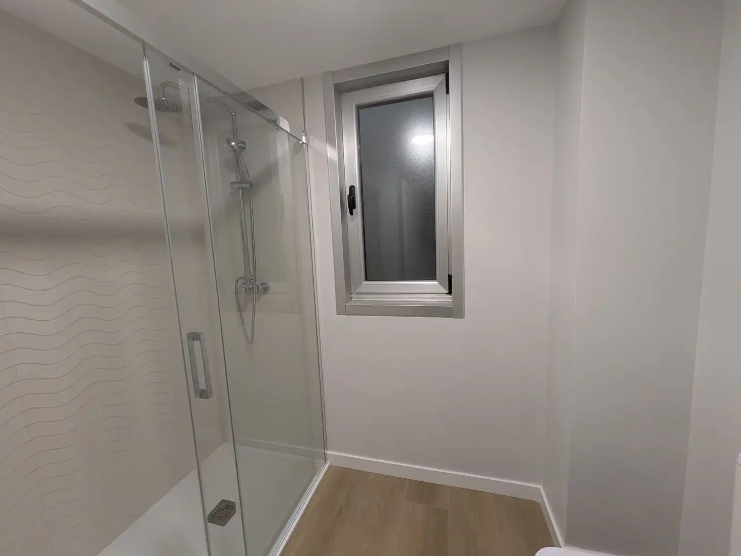 Bathroom of Apartments for rent in Malpica de Bergantiños, A Coruña