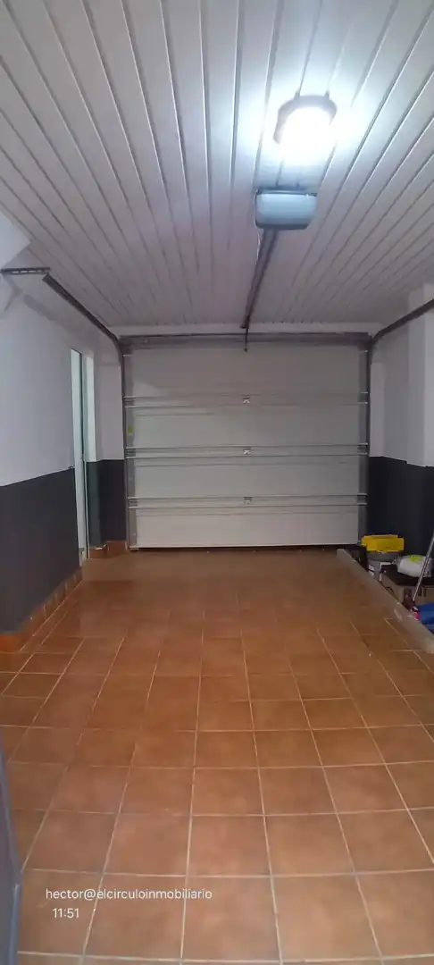 Aparcament de Dúplex de lloguer en Fuentes de Ebro amb Calefacció, Terrassa i Traster