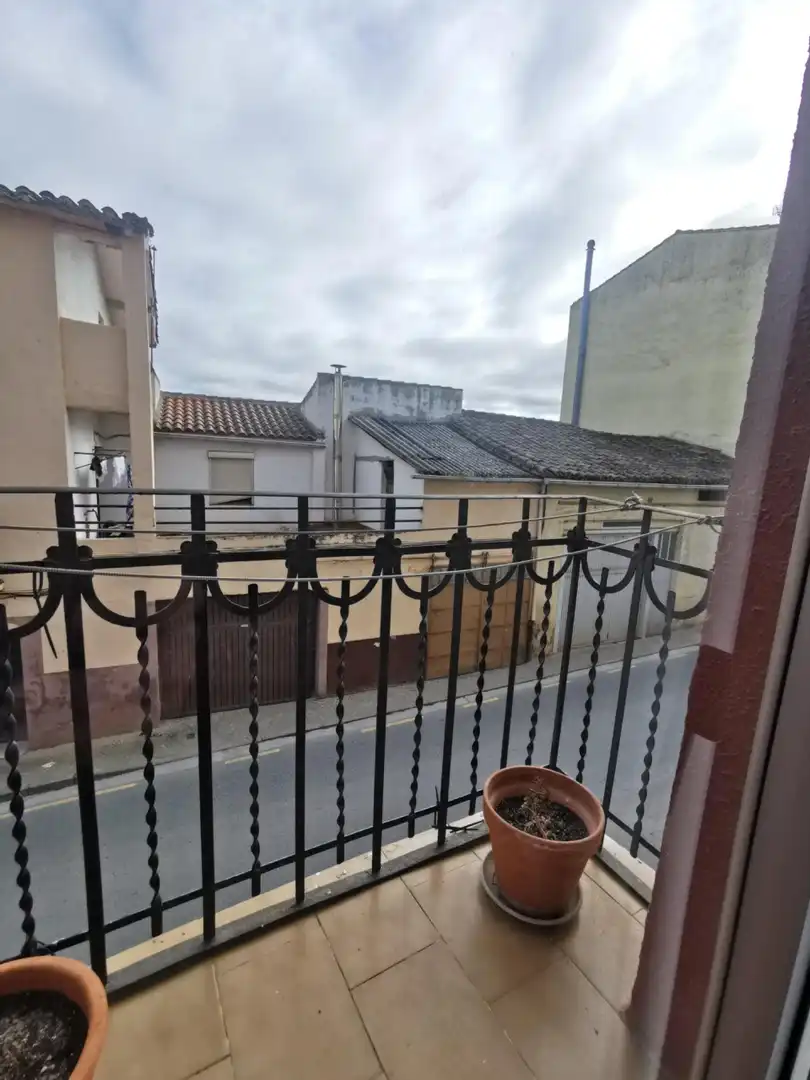 Vista exterior de Casa o xalet en venda en Entrena amb Calefacció, Terrassa i Traster
