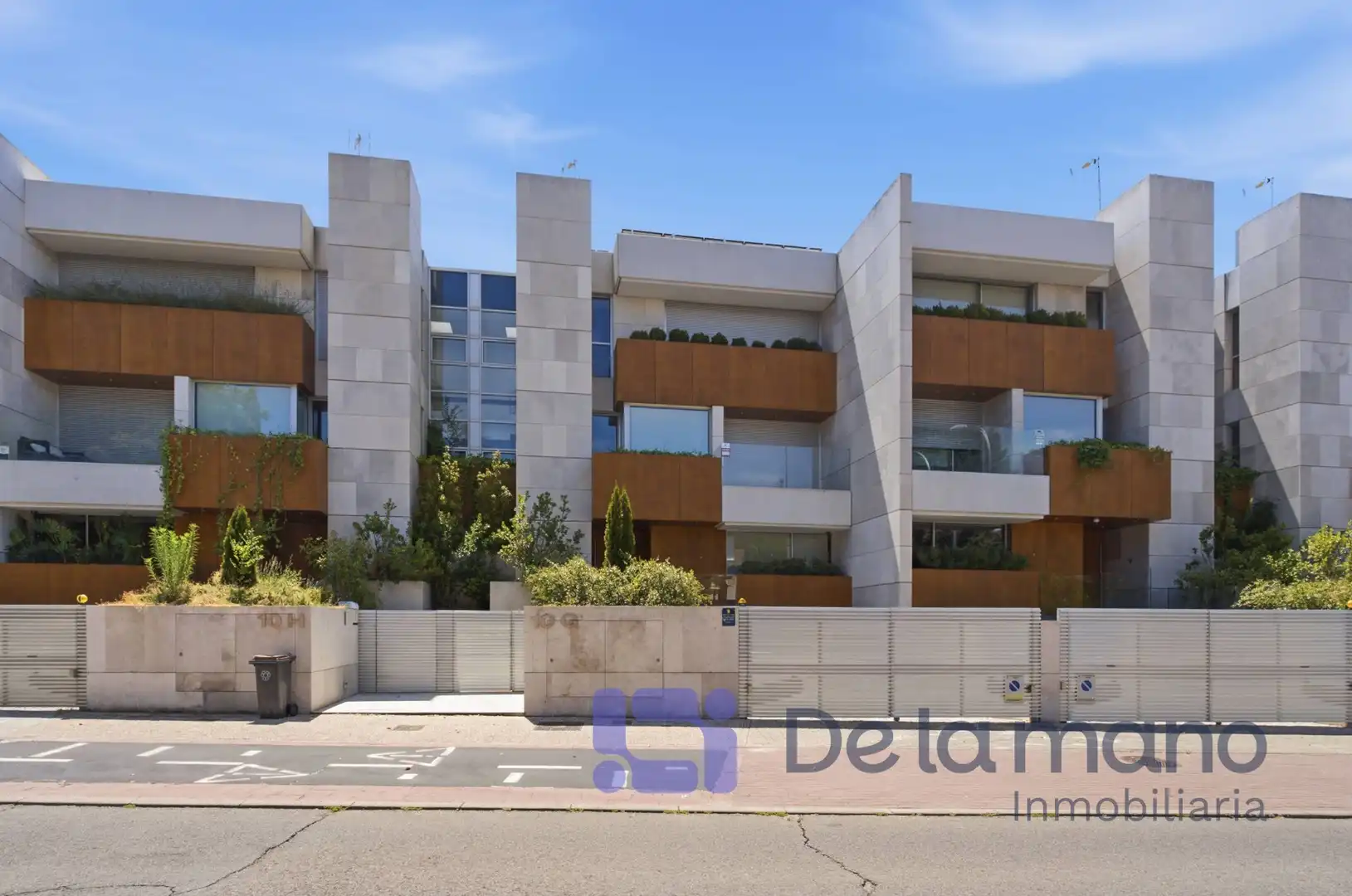 Exterior view of Houses for sale in Madrid  with Air Conditioner, Heating and Private garden