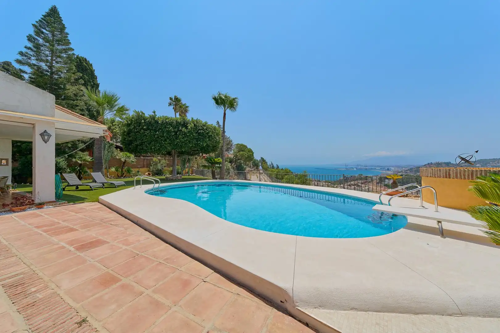 Piscina de Casa o xalet de lloguer en Málaga amb Aire condicionat, Calefacció i Jardí privat