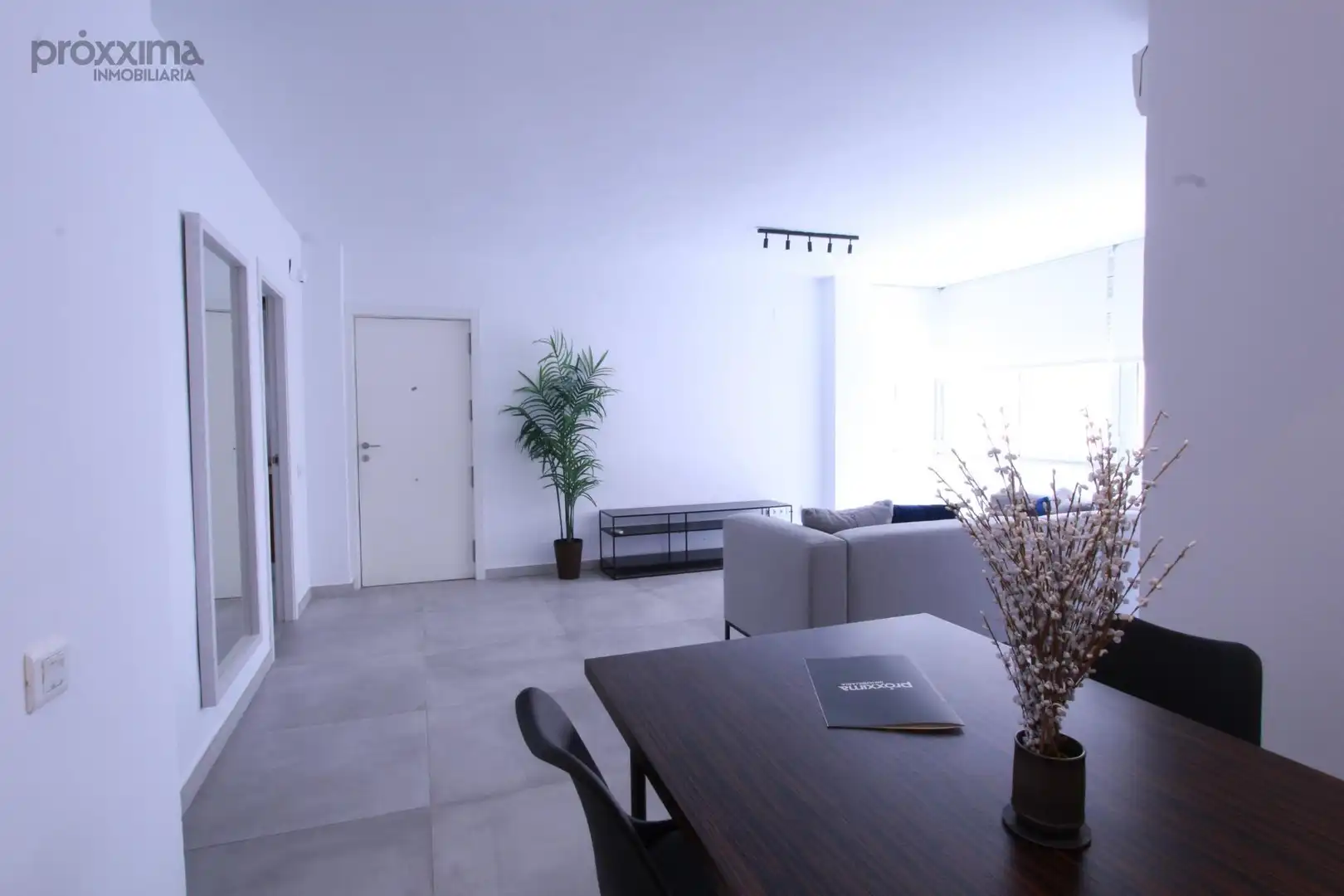 Living room of Flat for rent in Sevilla  with Air Conditioner, Terrace and Furnished