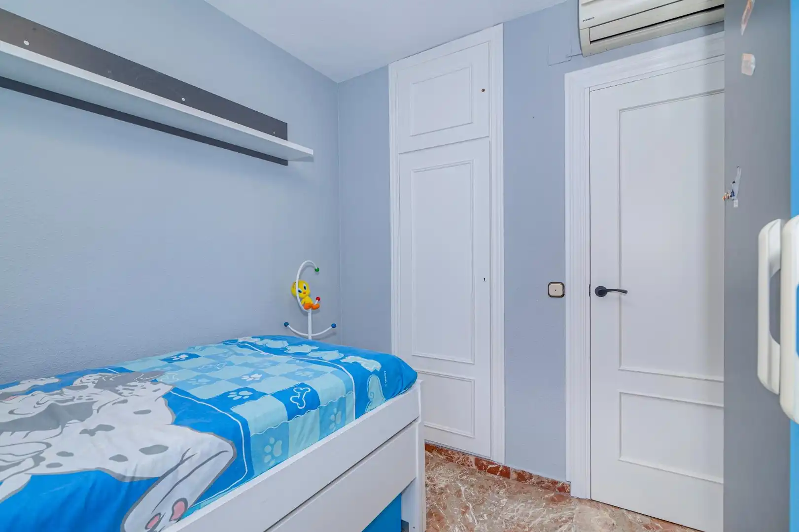 Dormitori de Casa adosada en venda en Las Gabias amb Aire condicionat, Terrassa i Moblat