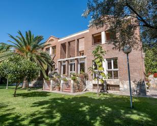 Vista exterior de Casa o xalet en venda en  Zaragoza Capital amb Calefacció, Jardí privat i Terrassa