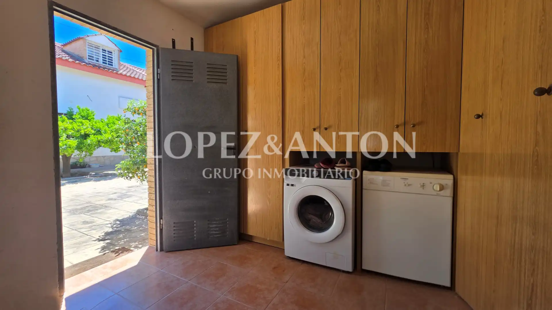 Haus oder Chalet zum Verkauf in L'Eliana mit Klimaanlage, Heizung und Privatgarten