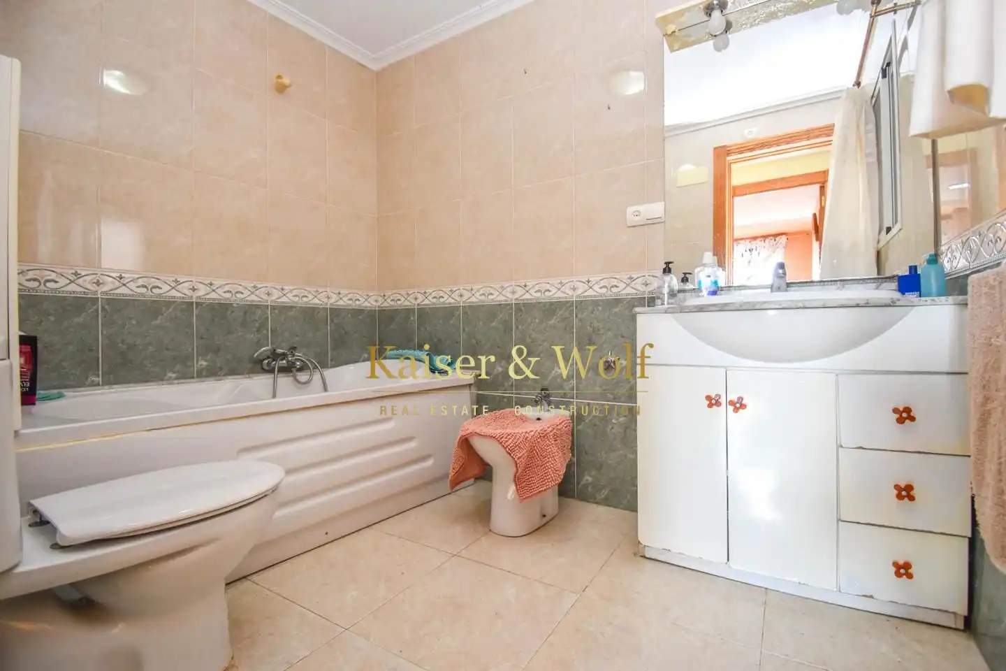 Baño de Piso en venta en Santa Pola con Aire acondicionado, Terraza y Amueblado