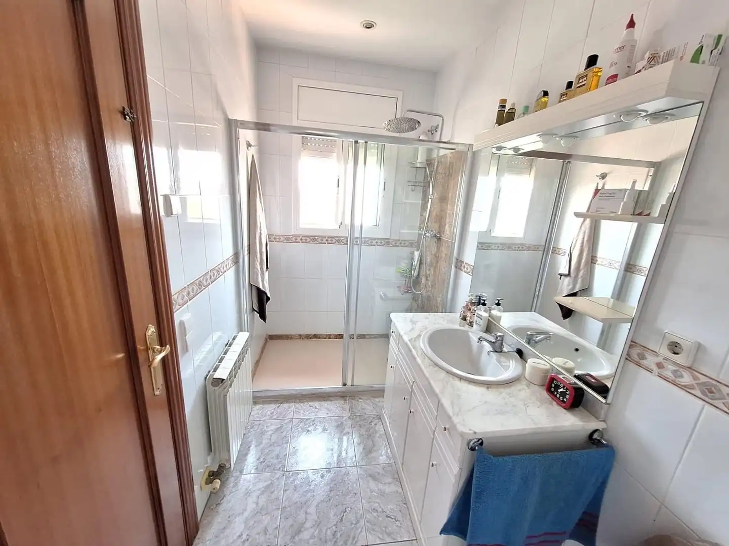 Badezimmer von Country house zum Verkauf in Santa Eulàlia de Ronçana mit Klimaanlage, Privatgarten und Terrasse