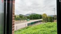 Vista exterior de Planta baixa en venda en Miengo amb Calefacció, Jardí privat i Terrassa