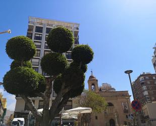 Vista exterior de Local de lloguer en  Almería Capital