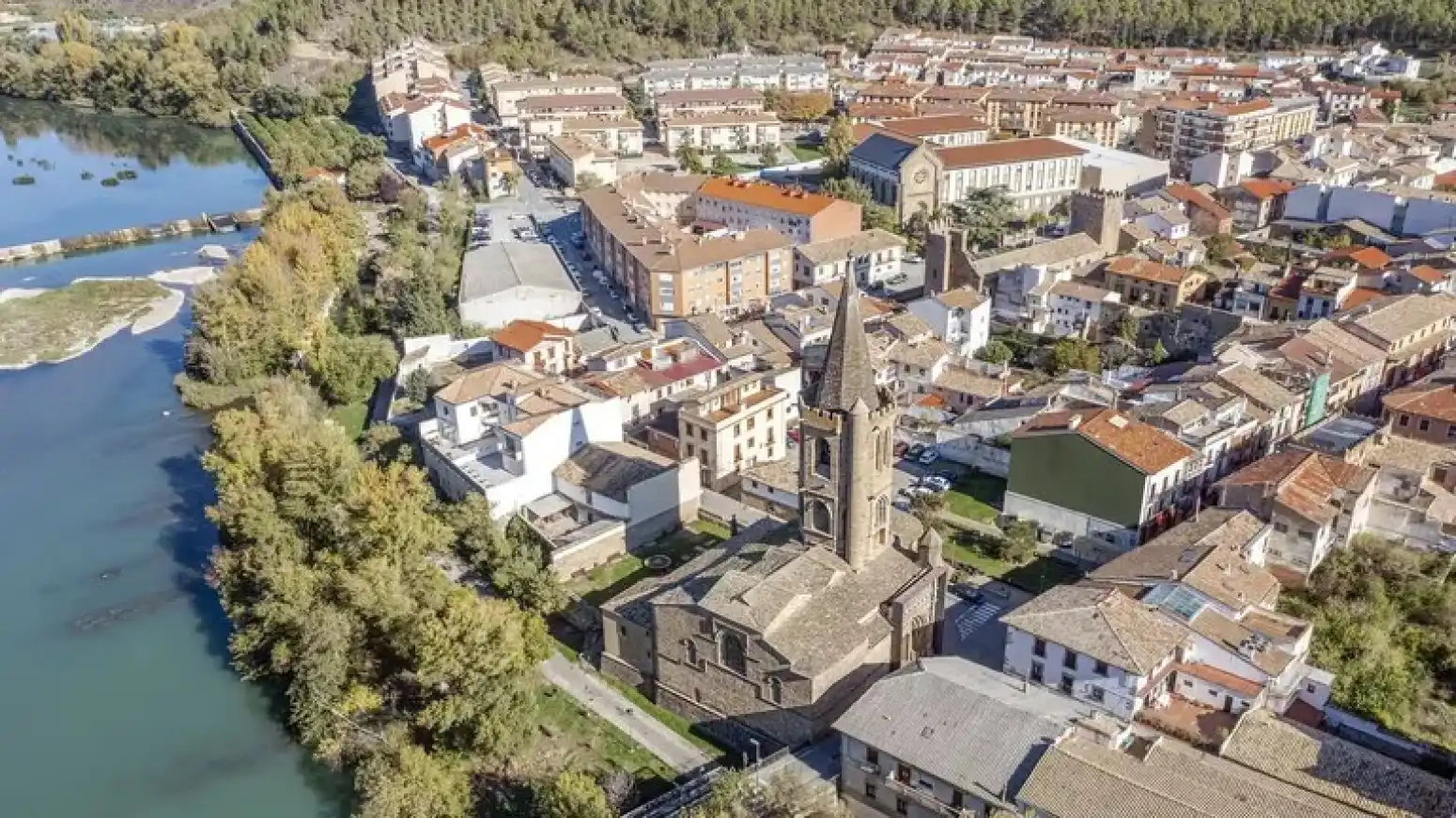 Vista exterior de Casa adosada en venta en Sangüesa / Zangoza