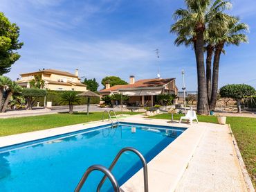 Casa con piscina en venta en Partida xiprerets