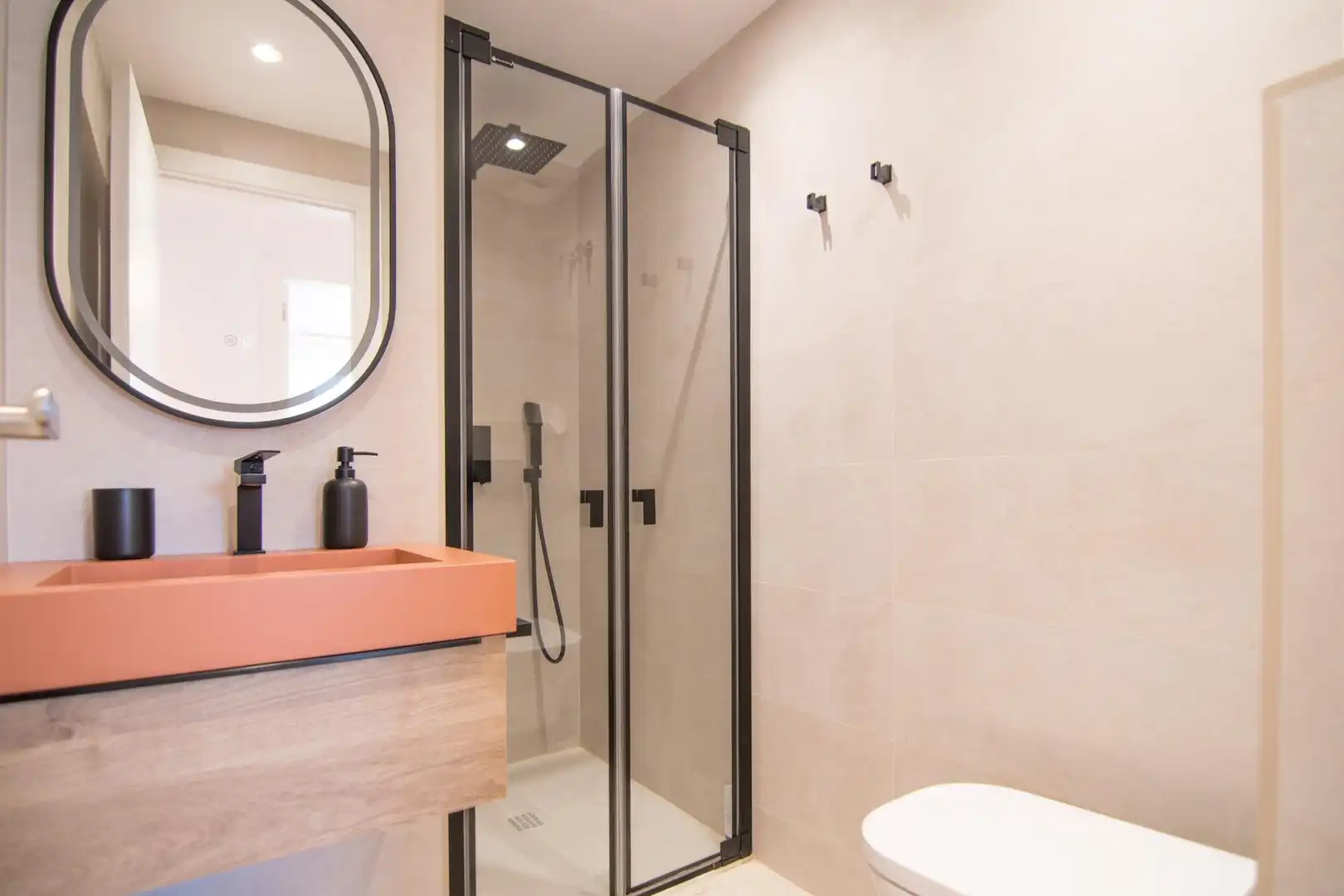 Badezimmer von Wohnungen zum Verkauf in Gandia mit Klimaanlage, Privatgarten und Terrasse