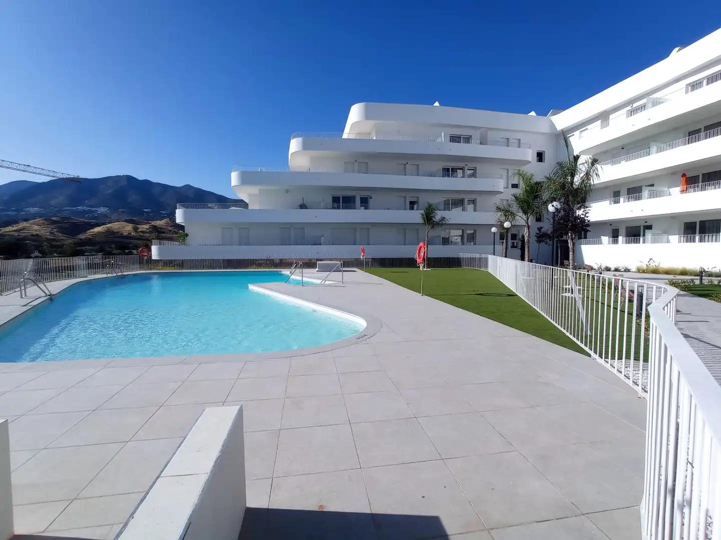 Piscina de Apartament de lloguer en Fuengirola amb Aire condicionat, Calefacció i Terrassa